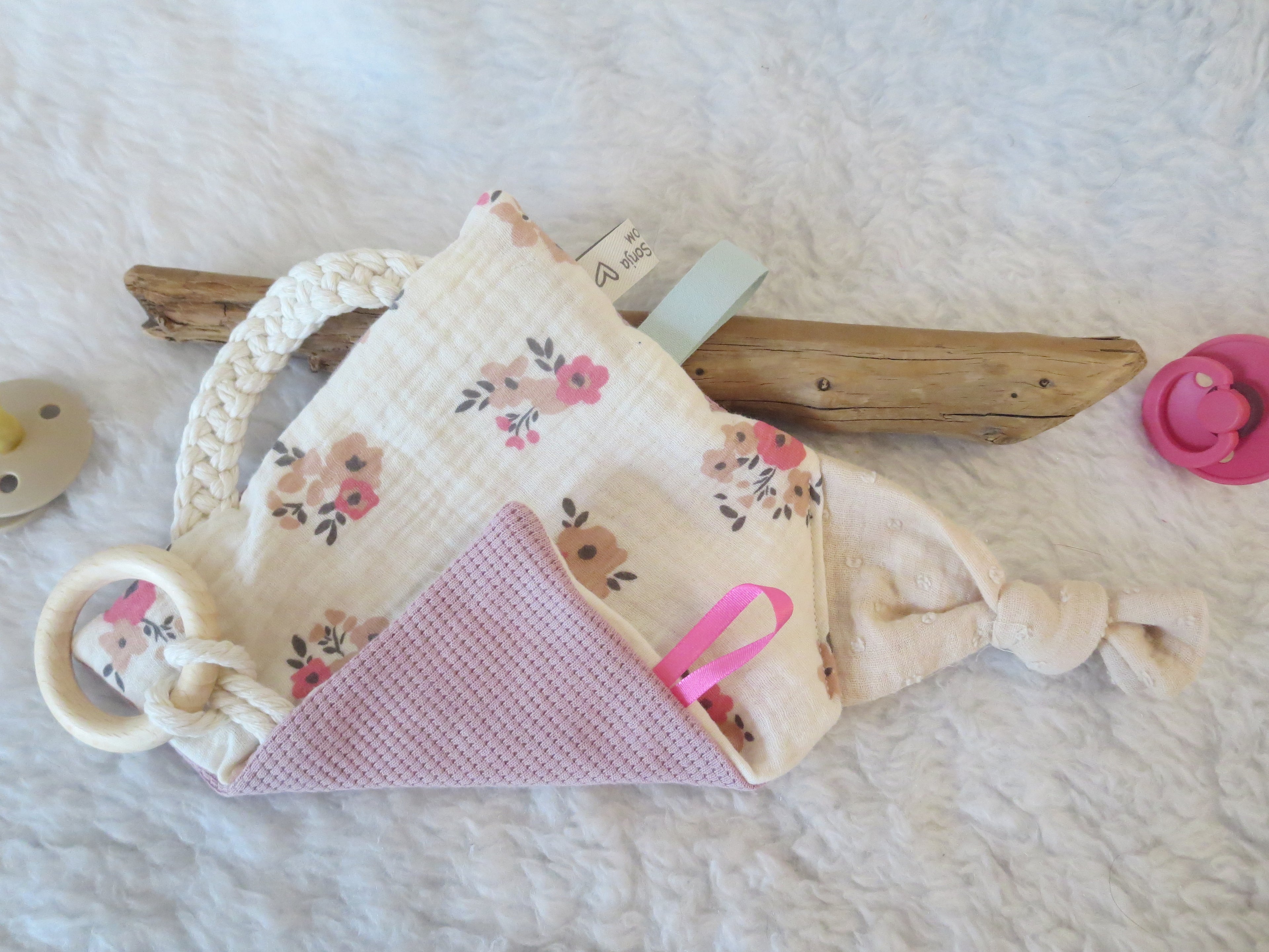 Knistertuch Blumen beige - Waffeljersey rosa