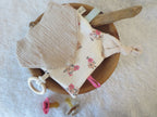 Knistertuch Blumen beige - Waffeljersey rosa
