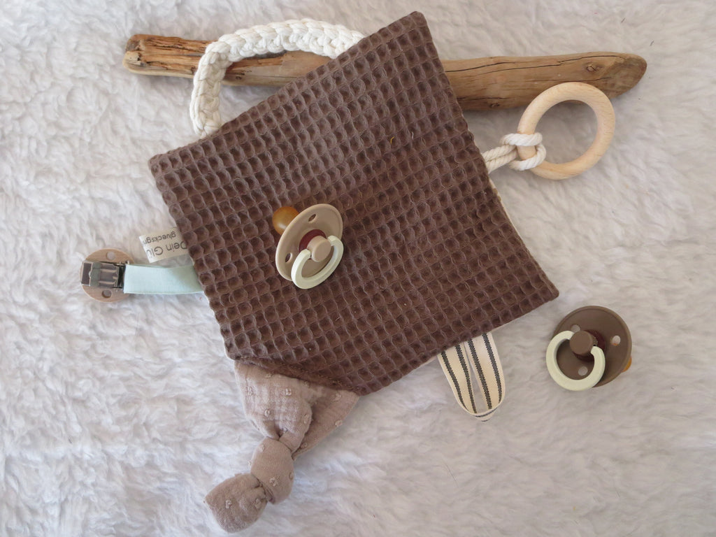 Knistertuch Herzen beige - Waffelstoff braun