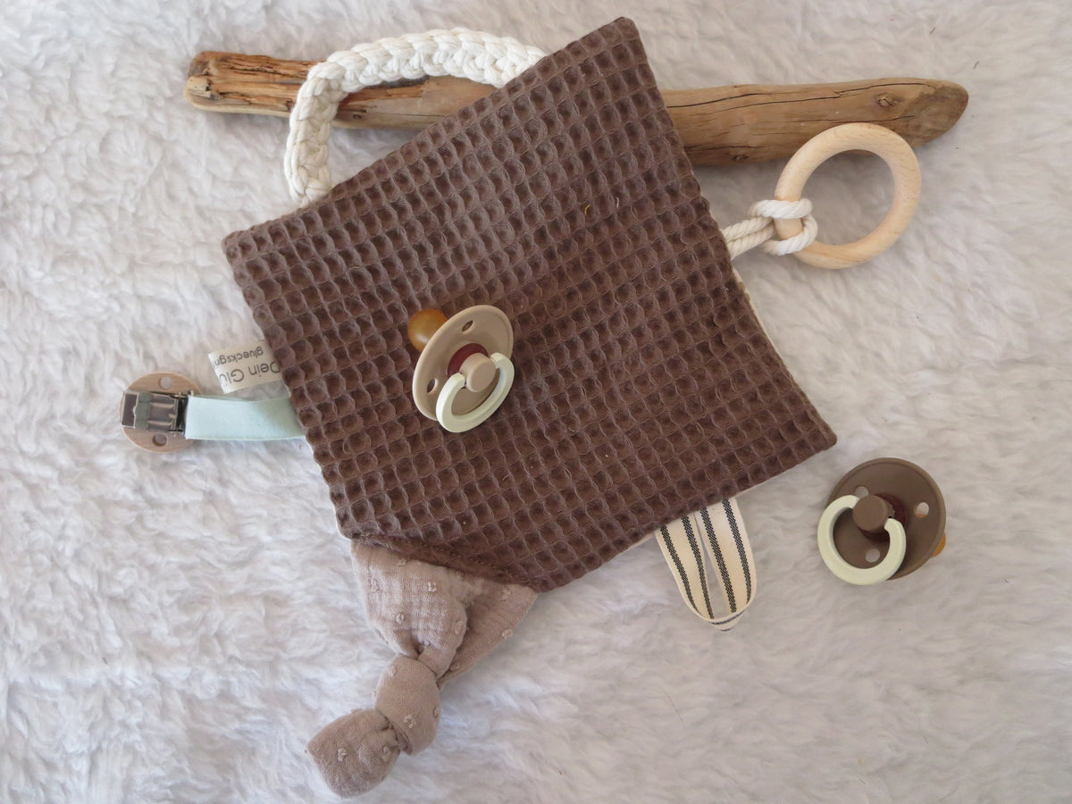 Knistertuch Herzen beige - Waffelstoff braun