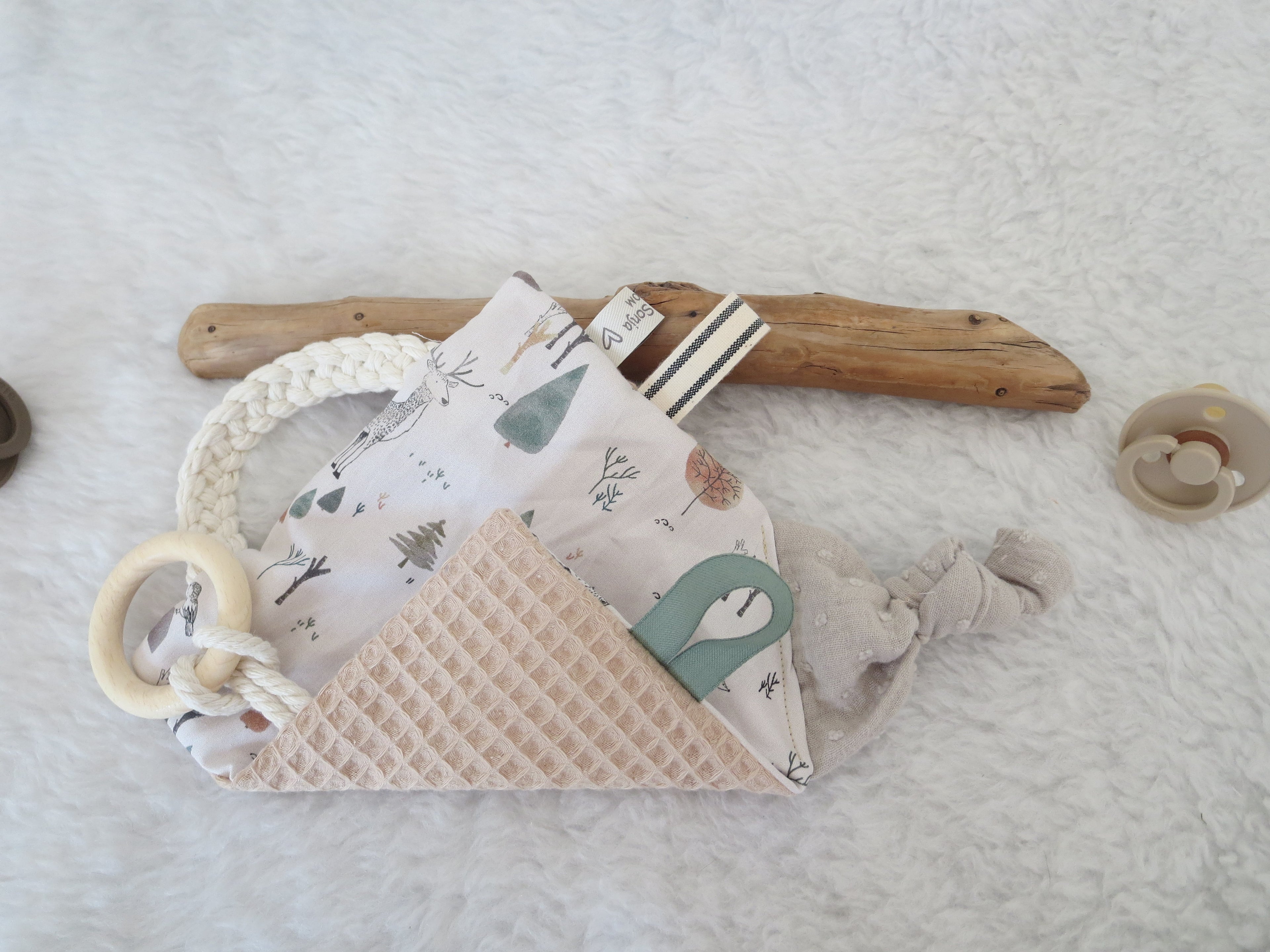 Knistertuch Waldtiere weiß - Waffelstoff beige