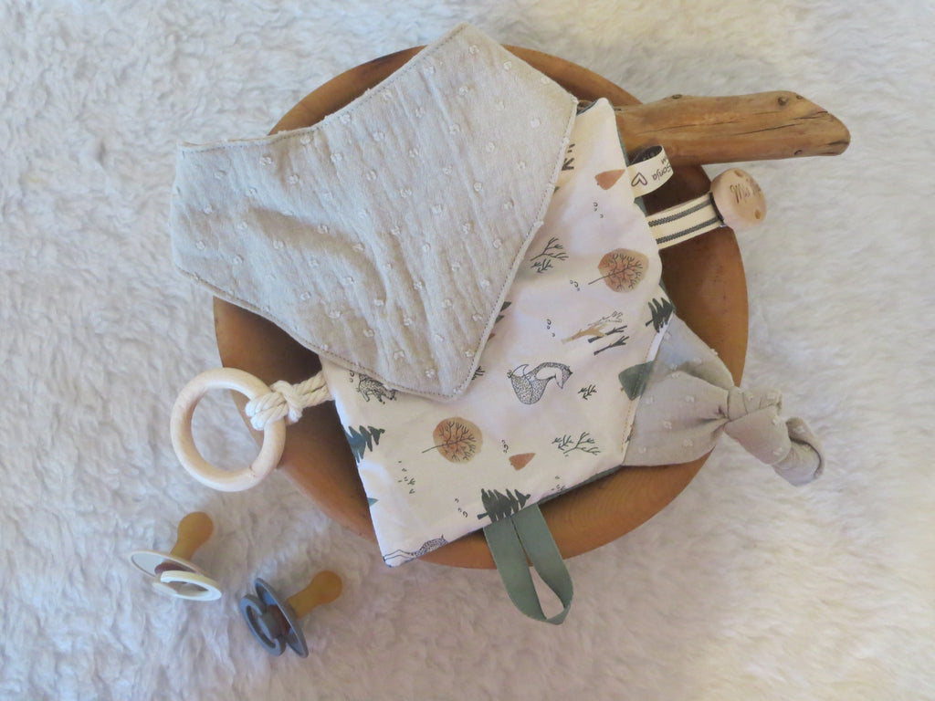 Knistertuch Waldtiere weiß - Waffelstoff beige